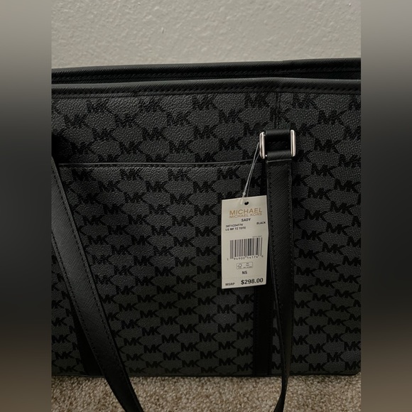 Michael Kors purse - Picture 2 of 4